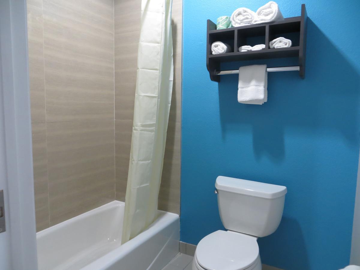 Haven Inn & Suites Willowbrook (Adults Only) Houston Esterno foto